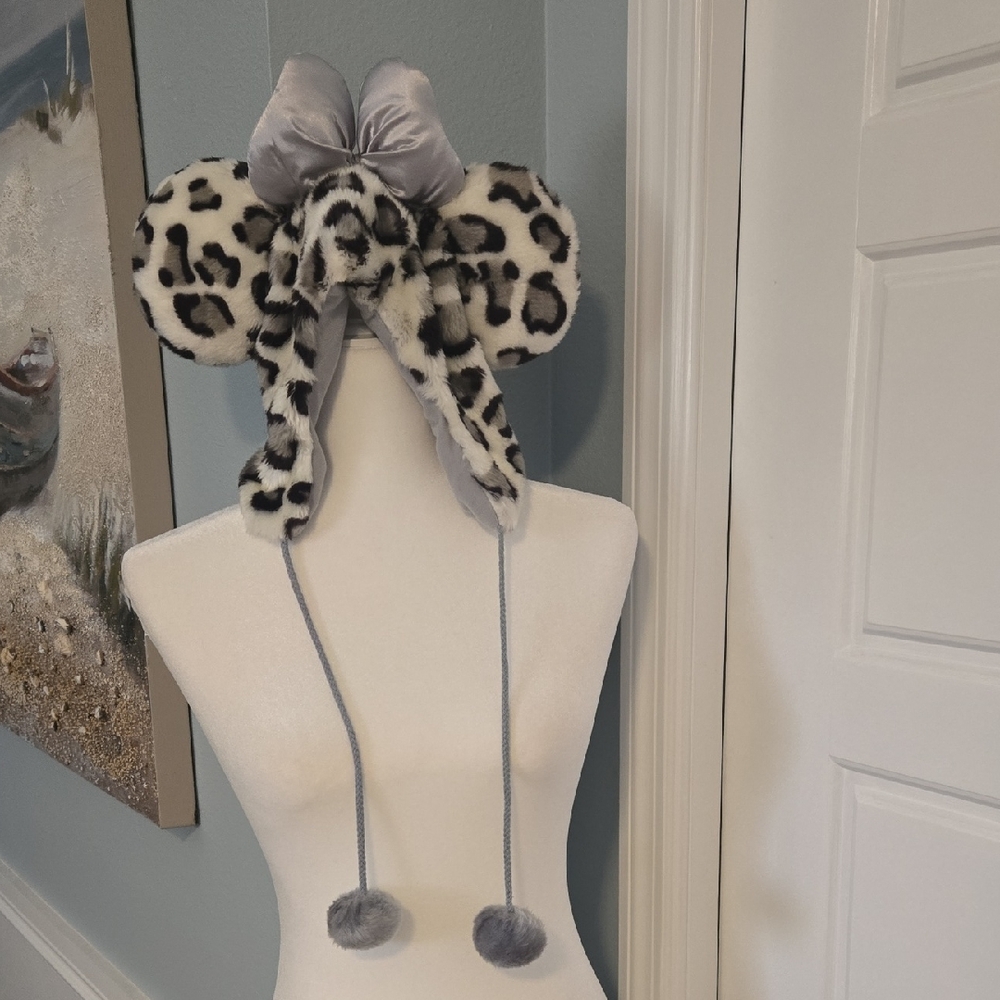 Disney Gray & White Leopard Faux Fur Minnie Ear Hat with Bow